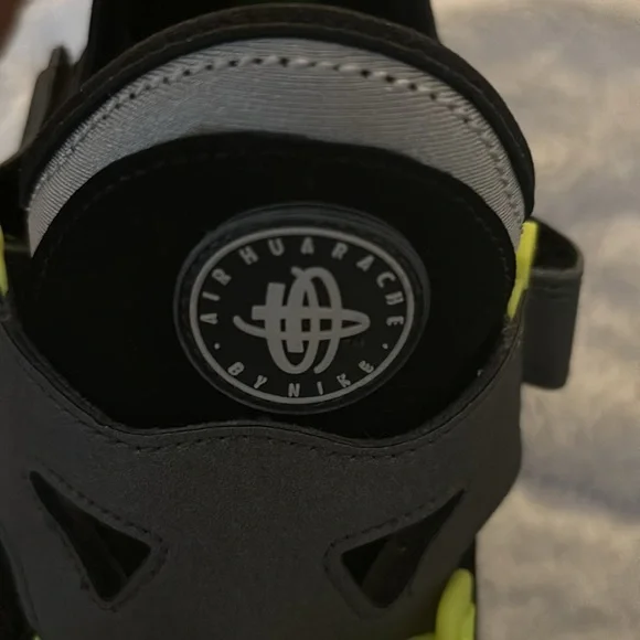 Men’s Nike Huarache worn once - Picture 3 of 4